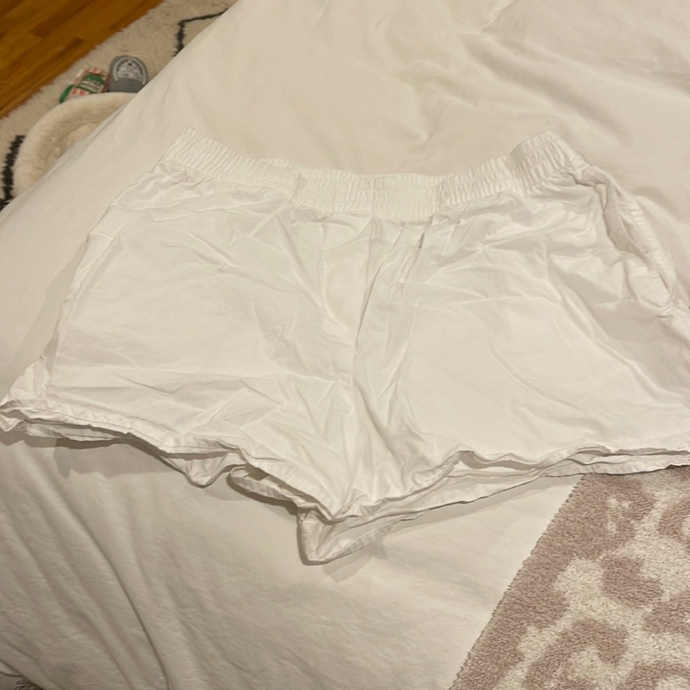 Aritizia wildred shorts